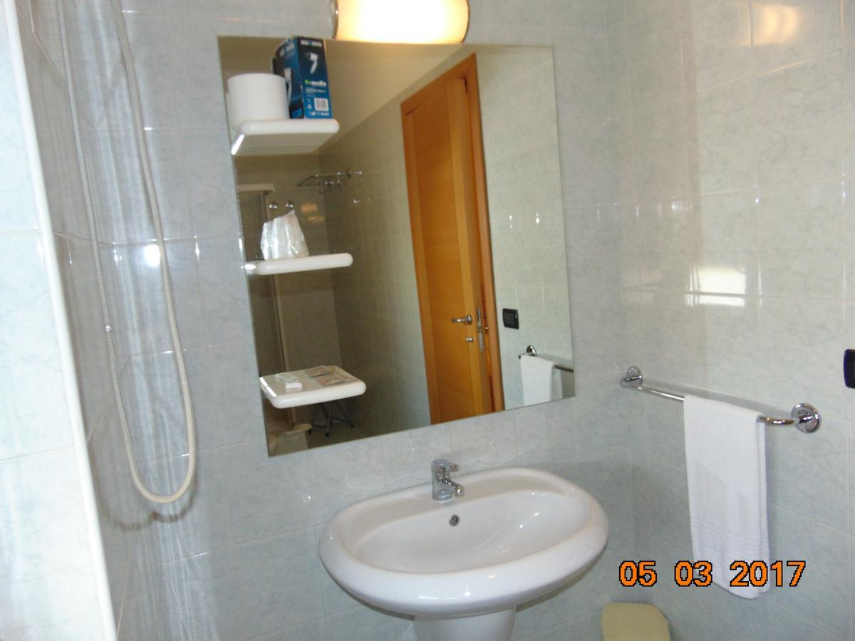 Hotel Mazzocchetti Città Sant'Angelo Esterno foto