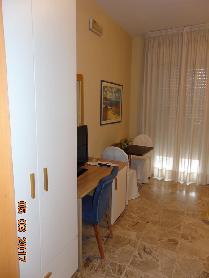 Hotel Mazzocchetti Città Sant'Angelo Esterno foto