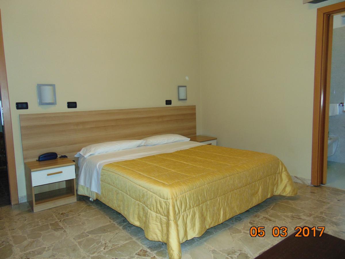 Hotel Mazzocchetti Città Sant'Angelo Esterno foto