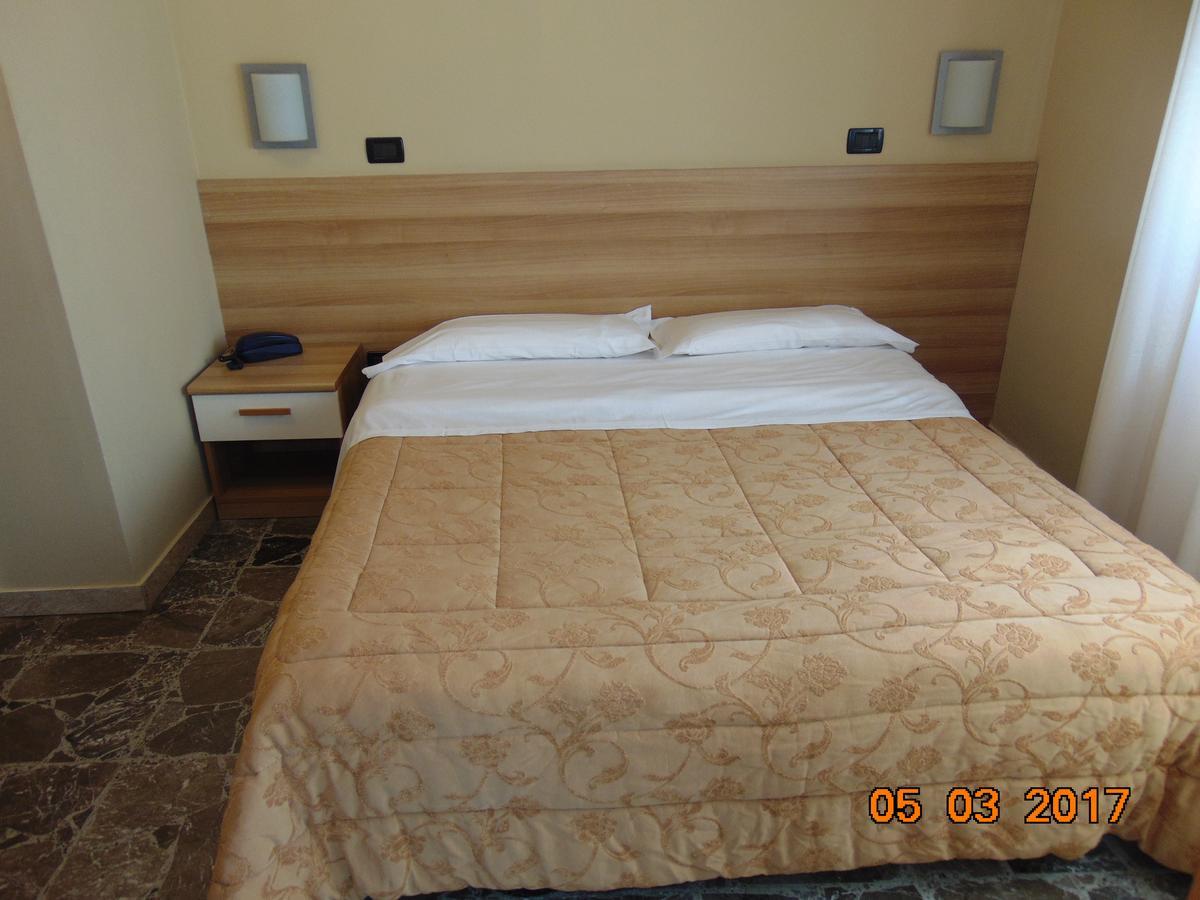 Hotel Mazzocchetti Città Sant'Angelo Esterno foto